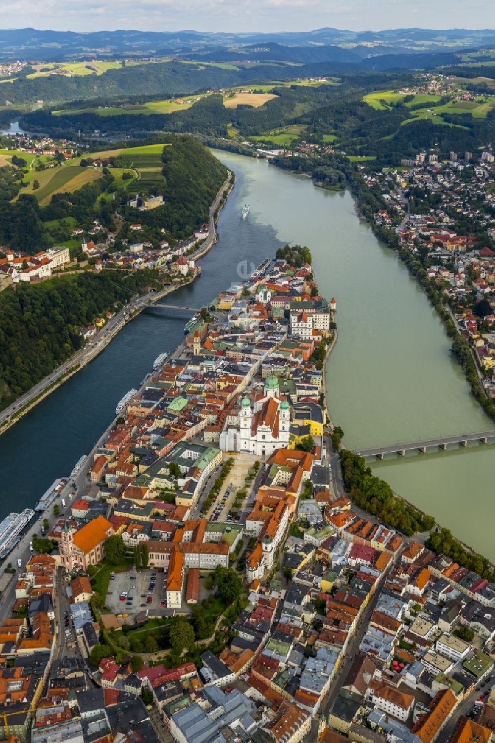 Luftbild Passau - Die kreisfreie Universitätsstadt Passau im Bundesland Bayern