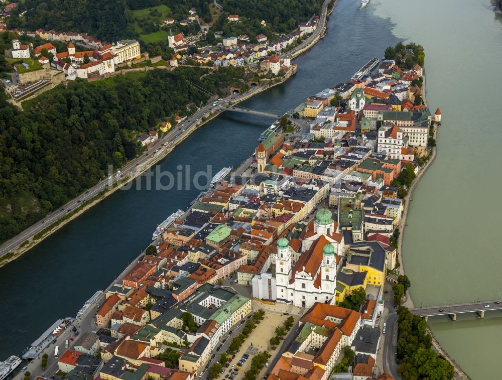 Passau von oben - Die kreisfreie Universitätsstadt Passau im Bundesland Bayern