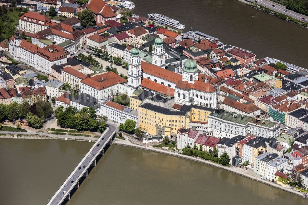 Passau aus der Vogelperspektive: Die kreisfreie Universitätsstadt Passau im Bundesland Bayern