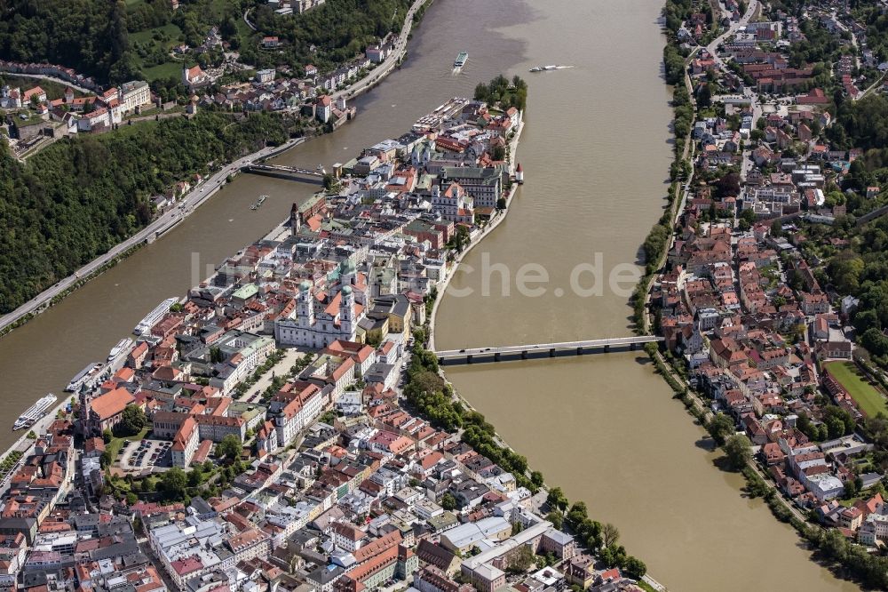 Luftbild Passau - Die kreisfreie Universitätsstadt Passau im Bundesland Bayern