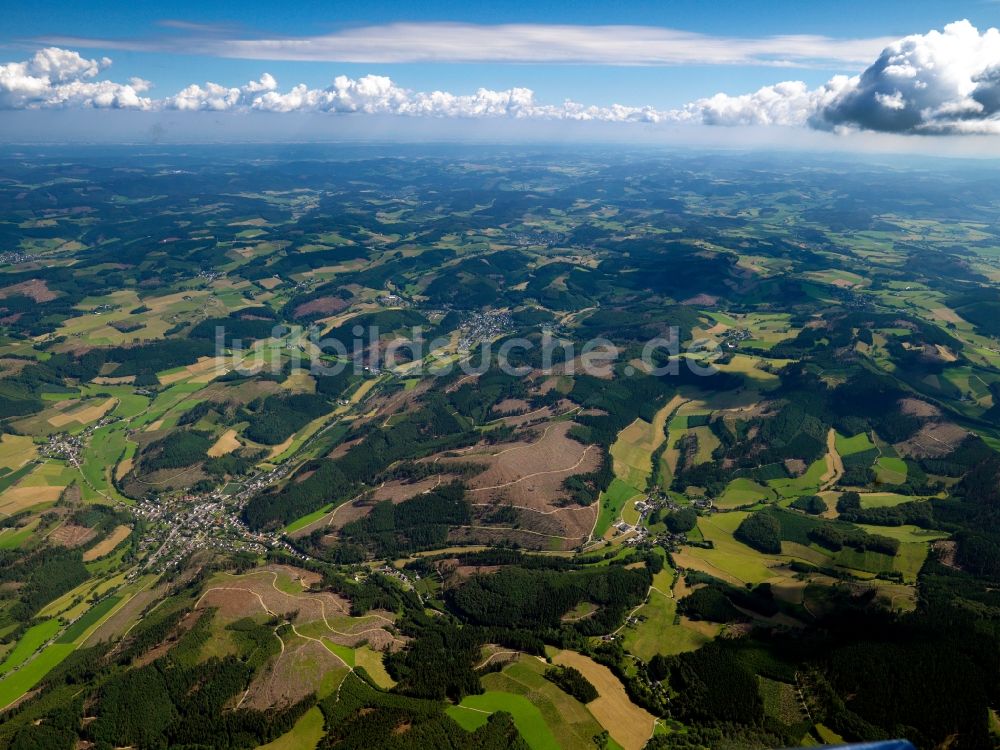 Luftaufnahme Lennestadt - Die Landschaft um Lennestadt im Sauerland im Bundesland Nordrhein-Westfalen