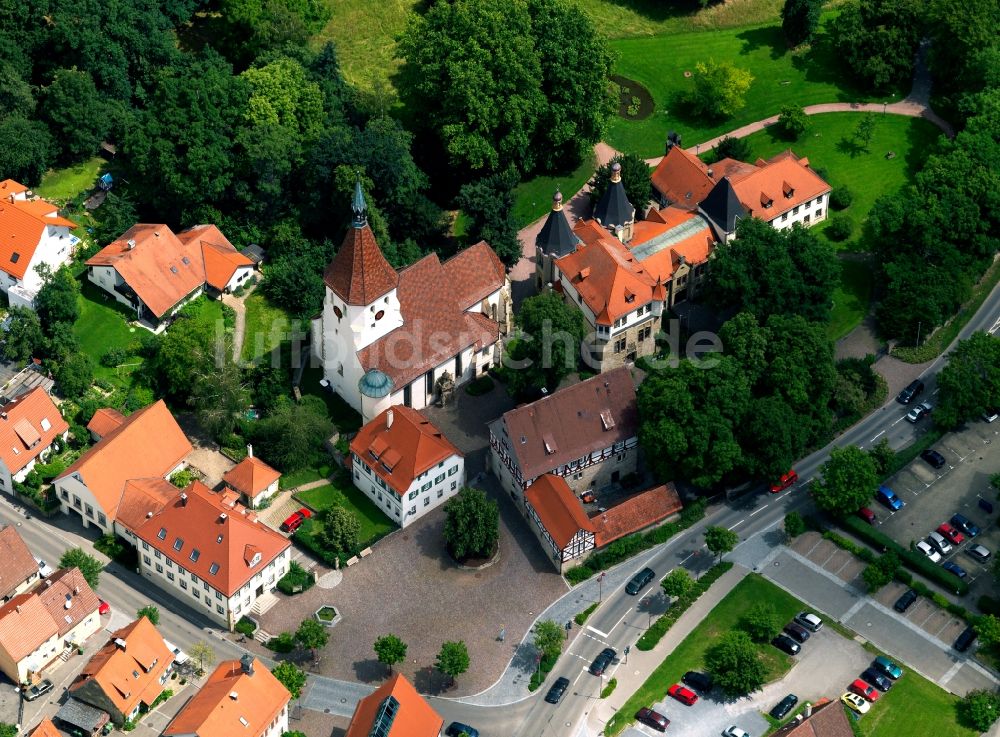 Hemmingen von oben - Die Laurentiuskirche in Hemmingen im Bundesland Baden-Württemberg