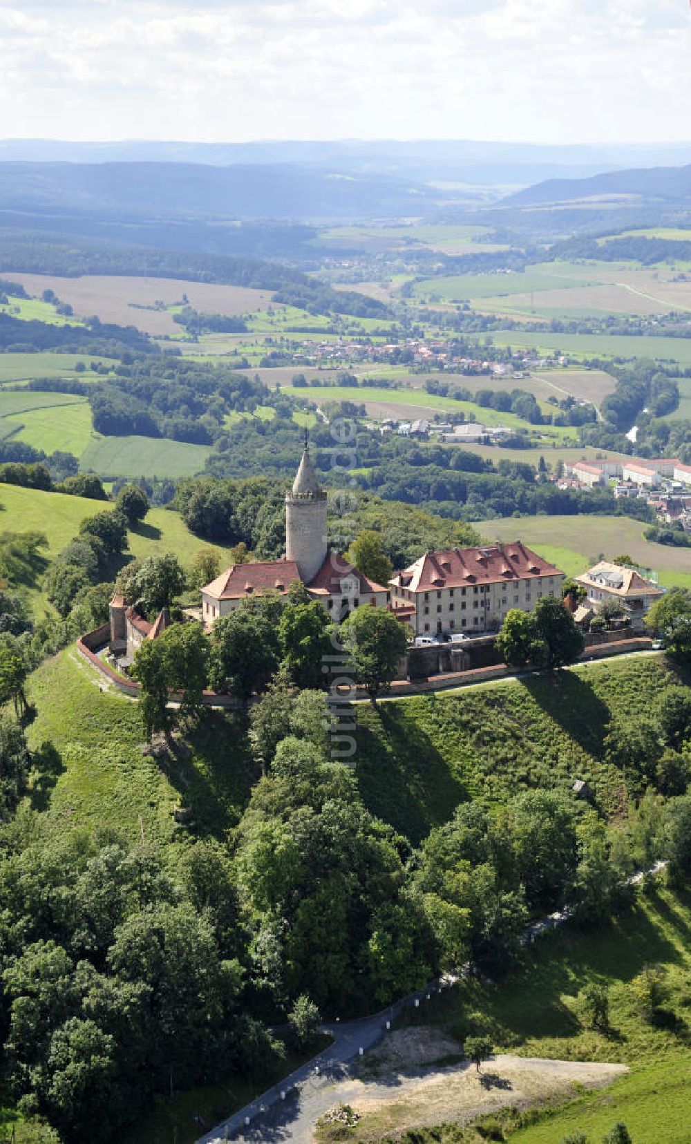 Seitenroda aus der Vogelperspektive: Die Leuchtenburg in Seitenroda, Thüringen