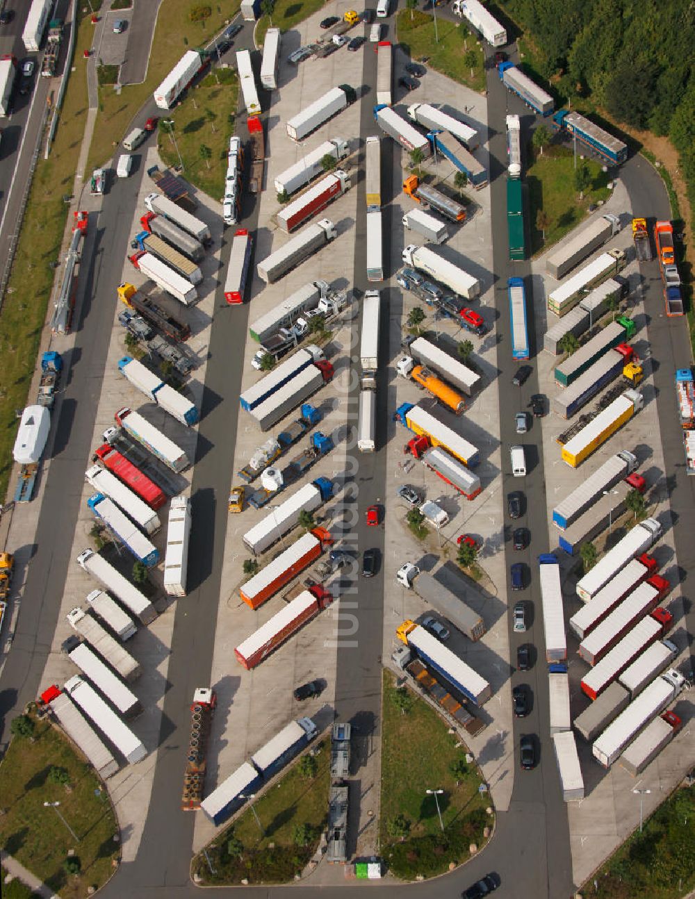 Hamm von oben - Die LKW - Autobahnraststätte Rhynern-Nord an der A2 in Nordrhein-Westfalen