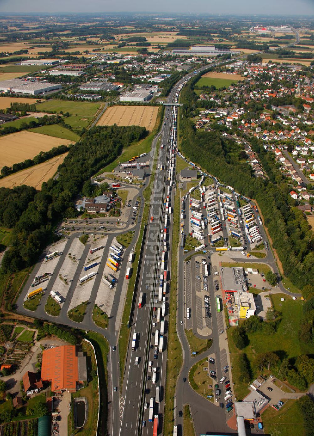 Luftbild Hamm - Die LKW - Autobahnraststätte Rhynern-Nord an der A2 in Nordrhein-Westfalen