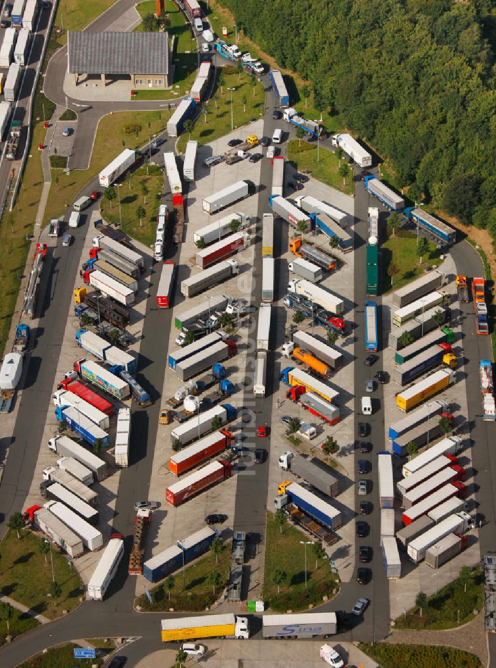 Hamm von oben - Die LKW - Autobahnraststätte Rhynern-Nord an der A2 in Nordrhein-Westfalen