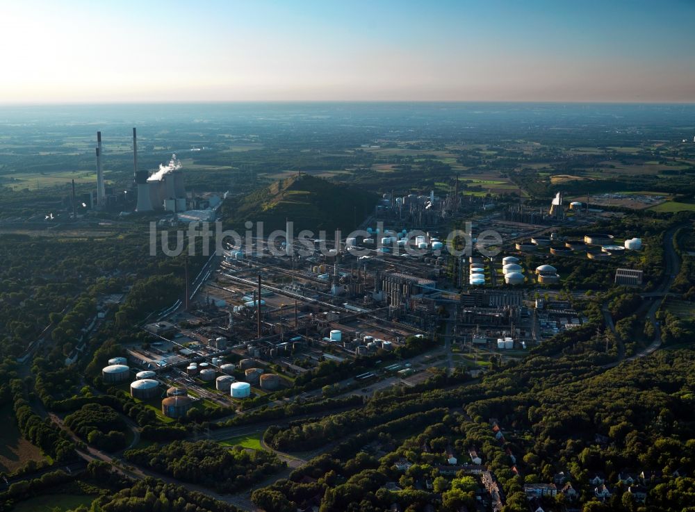 Gelsenkirchen aus der Vogelperspektive: Die Ölraffinerie Scholven in Gelsenkirchen im Bundesland Nordrhein-Westfalen