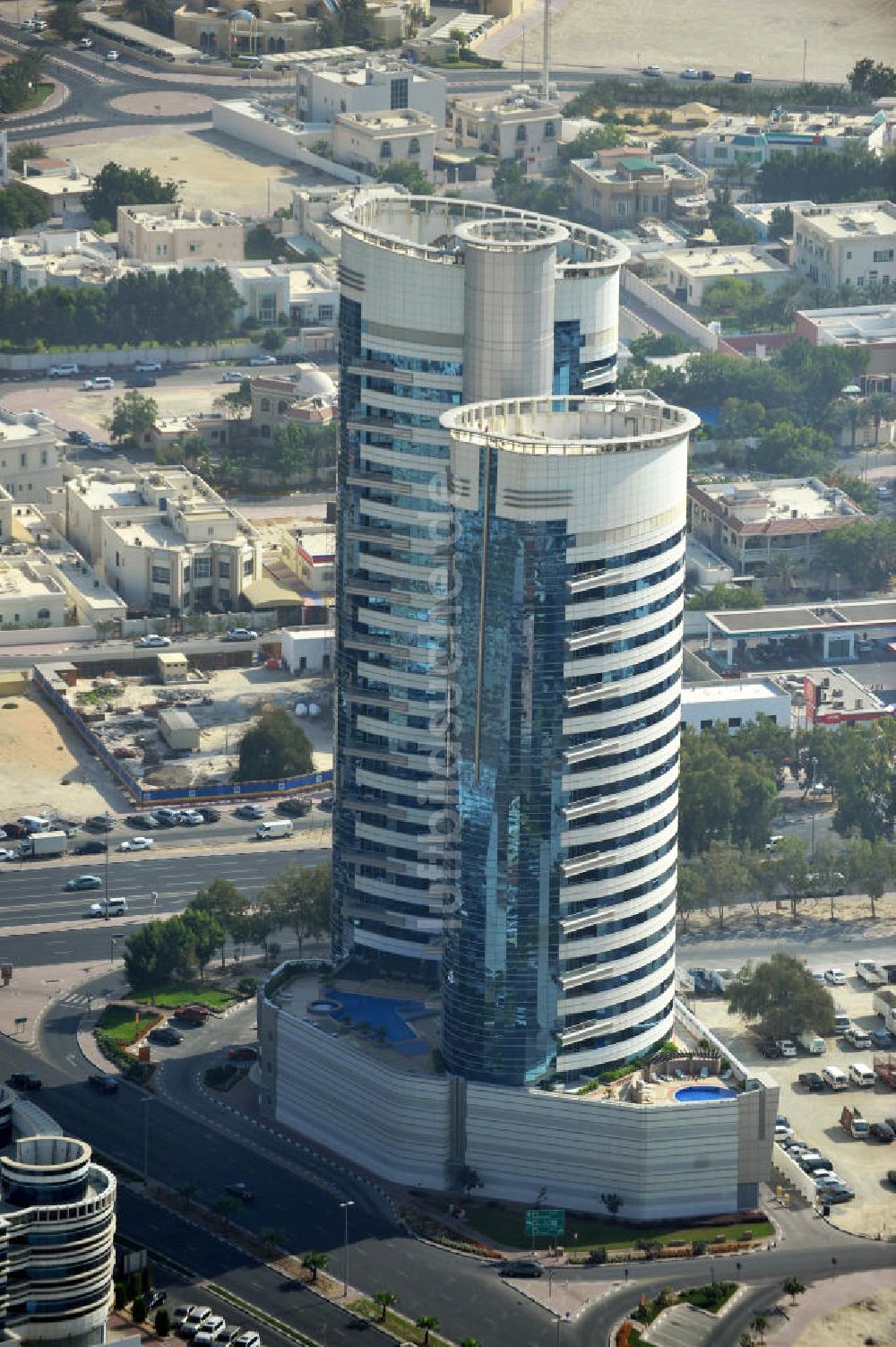 Dubai aus der Vogelperspektive: Die Manazel Towers in Dubai