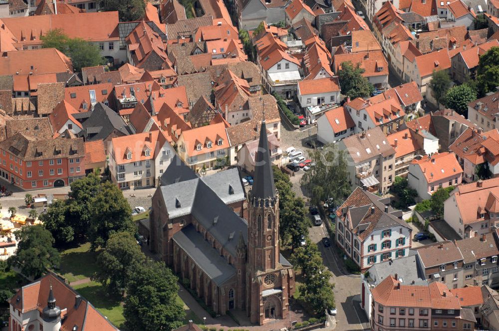 Neustadt an der Weinstraße aus der Vogelperspektive: Die Marienkirche in Neustadt an der Weinstraße