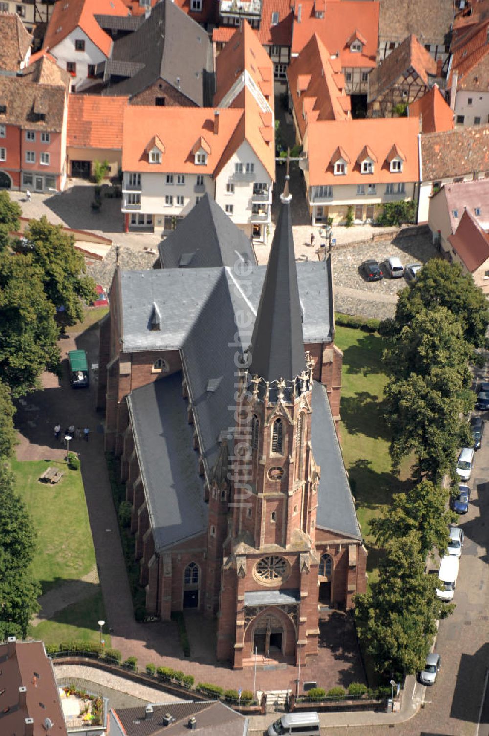 Luftbild Neustadt an der Weinstraße - Die Marienkirche in Neustadt an der Weinstraße