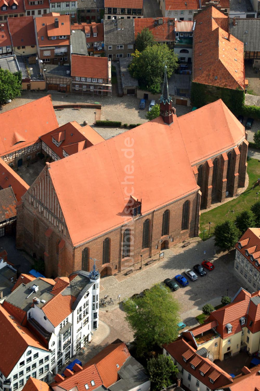 Luftbild Salzwedel - Die Mönchskirche, als Franziskaner Klosterkirche errichtet, ist eine zweischiffige Hallenkirche, deren Baugeschichte bis in die Mitte des 13