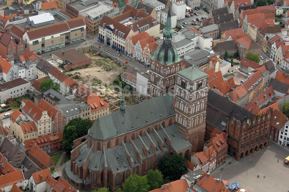 Stralsund aus der Vogelperspektive: Die St.-Nikolai-Kirche in Stralsund