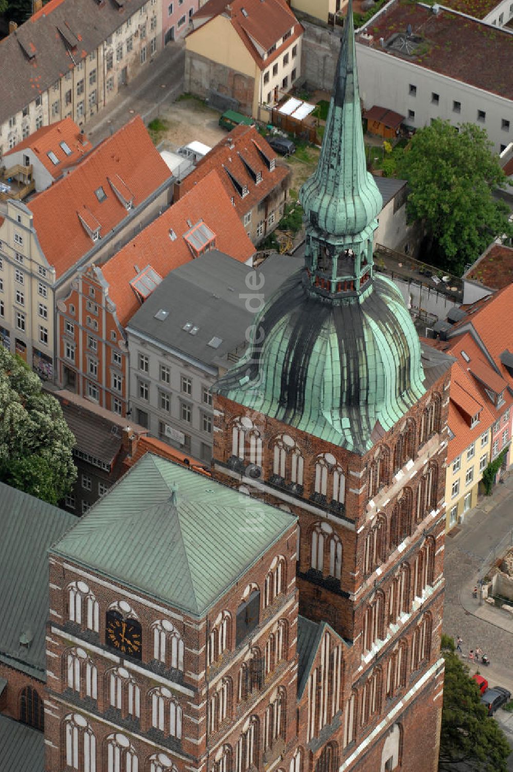 Stralsund von oben - Die St.-Nikolai-Kirche in Stralsund