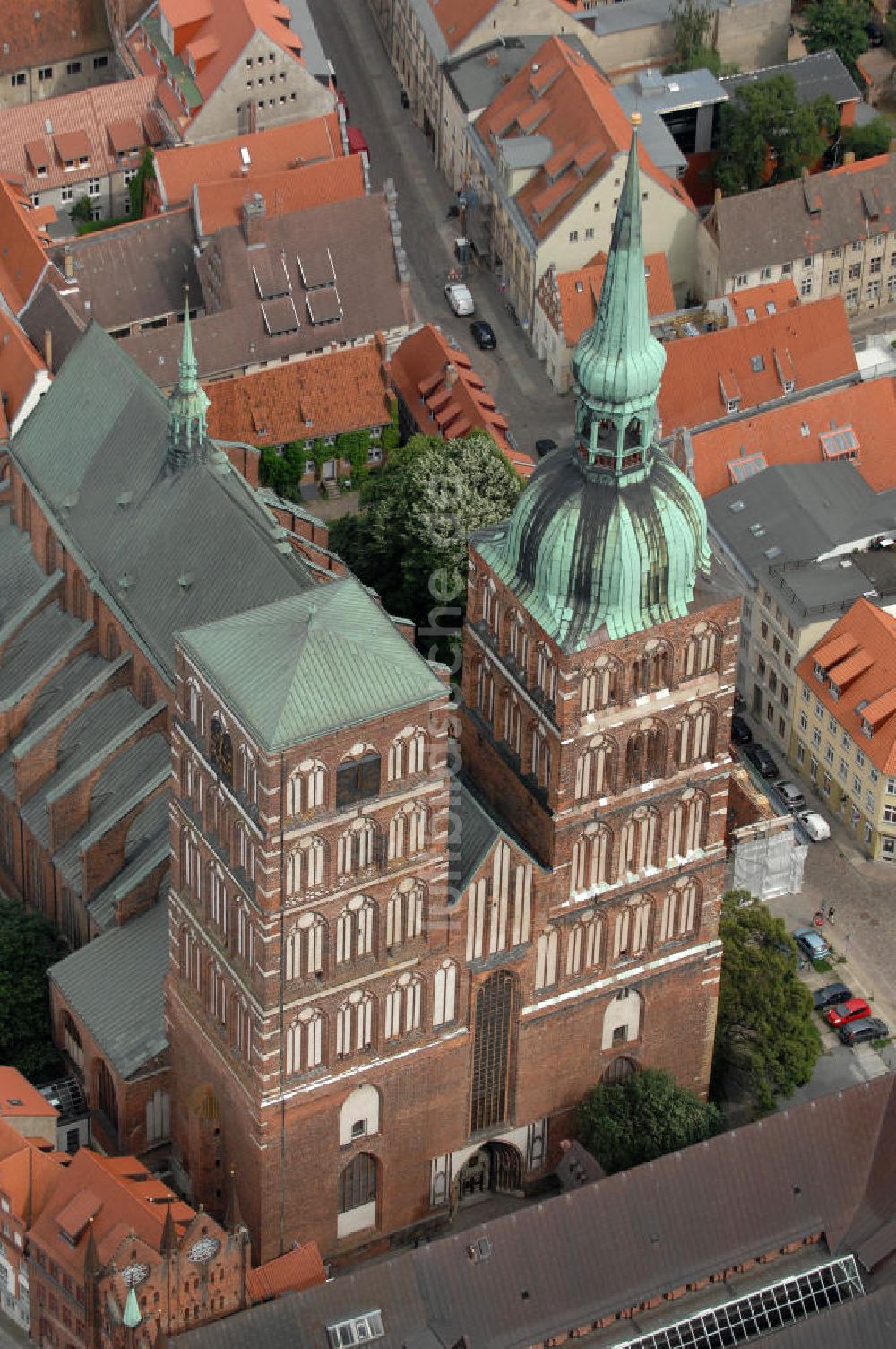 Luftbild Stralsund - Die St.-Nikolai-Kirche in Stralsund