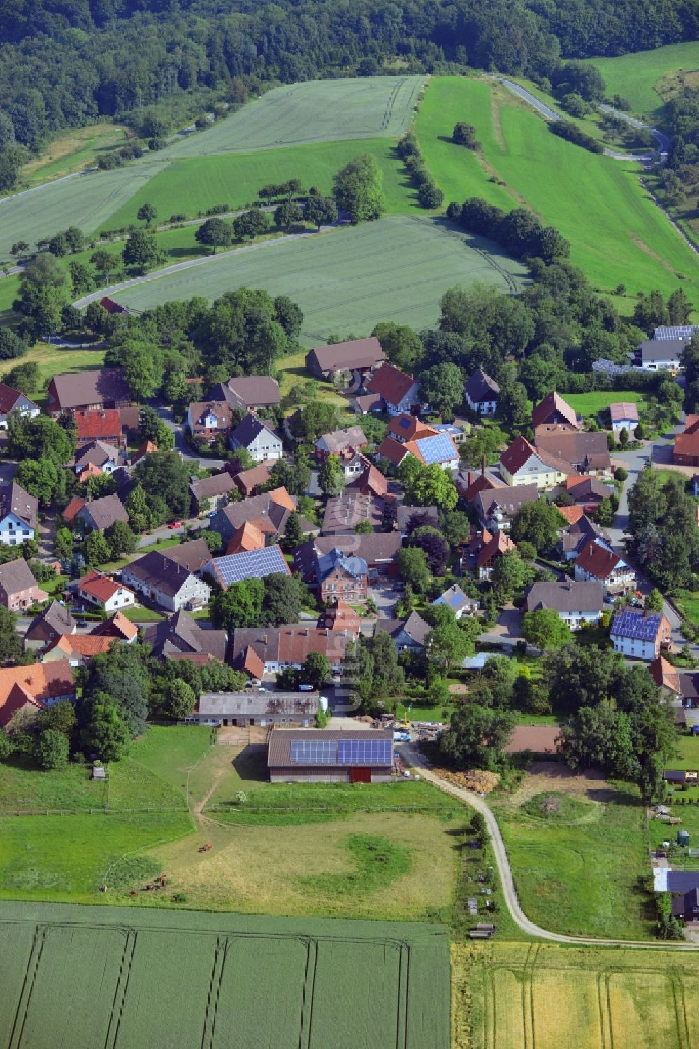 Luftaufnahme Lichtenhagen - Die Ortschaft Lichtenhagen in der Gemeinde Friedland im Landkreis Göttingen im Bundesland Niedersachsen