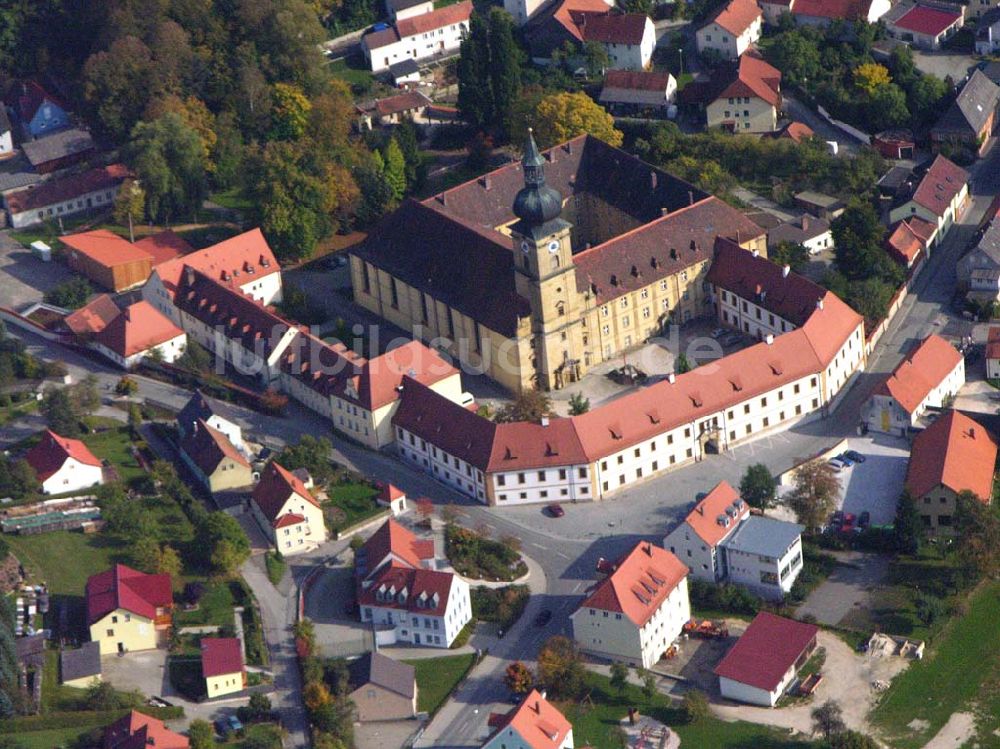 Luftbild Burglengenfeld / Bayern - Die Pfarrerkirche St. Vitus in Burglengenfeld 08.10.2005