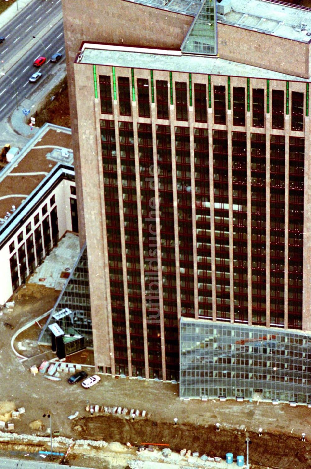 Berlin aus der Vogelperspektive: 12.02.1995 die Pyramide Marzahn Rhinstraße