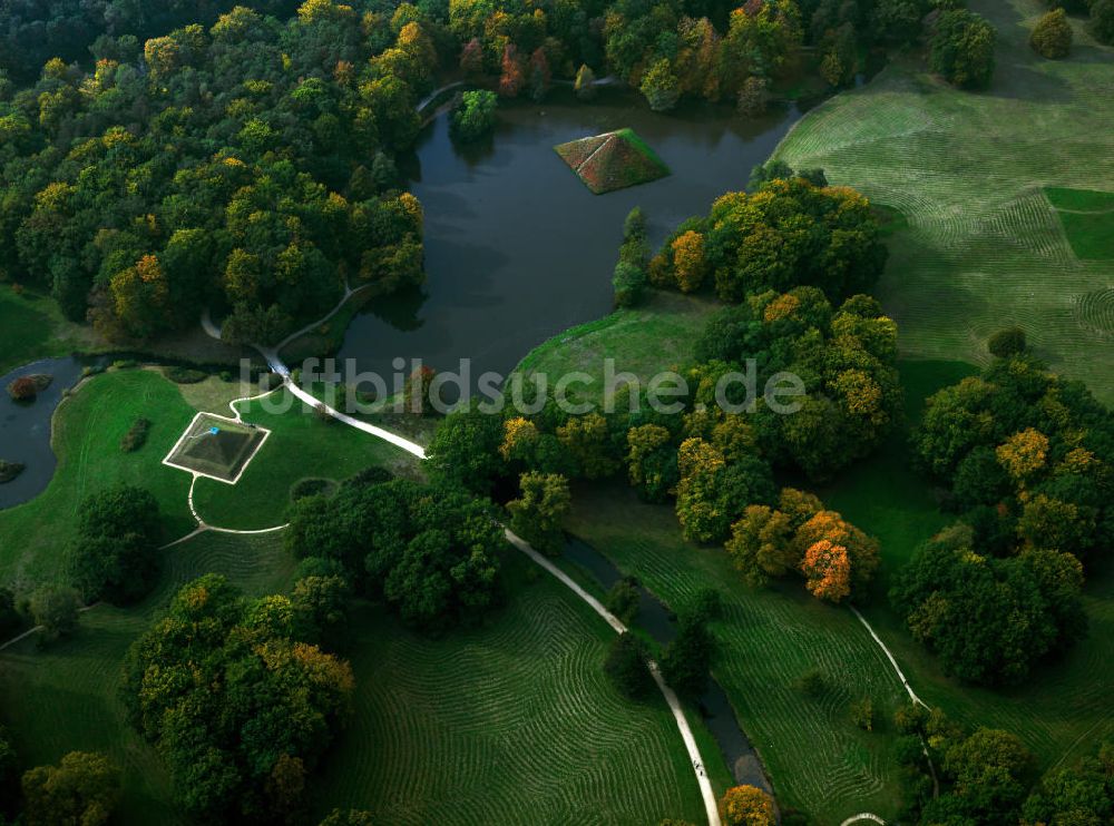 Cottbus von oben - Die Pyramidenebene im Branitzer Park in Cottbus