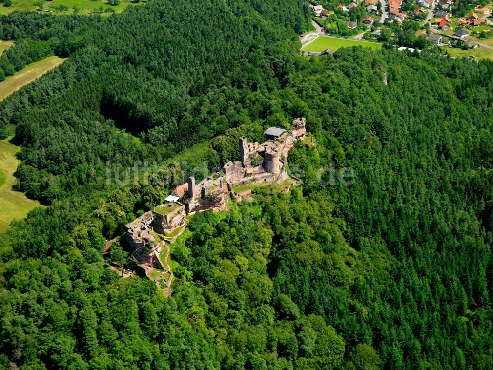 Luftbild Dahn - Die Ruine Altdahn im Dahner Felsenland im Landkreis Südwestpfalz im Bundesland Rheinland-Pfalz