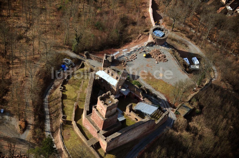 Freudenberg von oben - Die Ruine der Freudenburg in Freudenberg in Baden-Württemberg