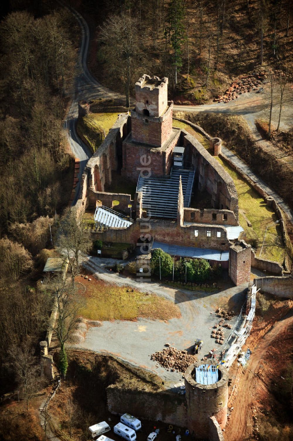 Freudenberg von oben - Die Ruine der Freudenburg in Freudenberg in Baden-Württemberg