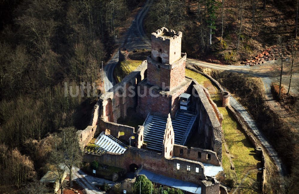 Freudenberg aus der Vogelperspektive: Die Ruine der Freudenburg in Freudenberg in Baden-Württemberg