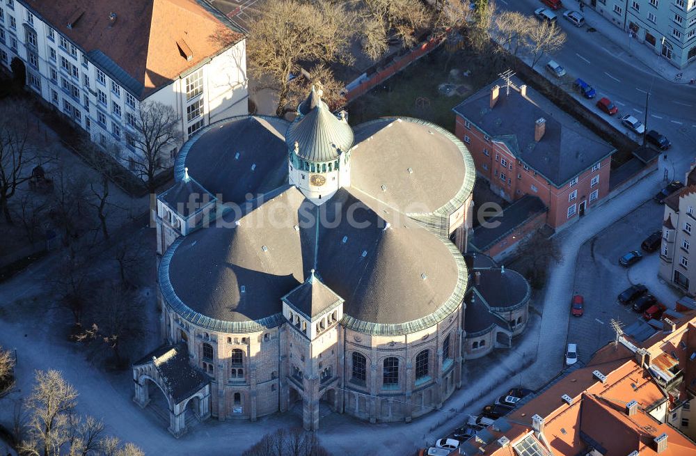 München aus der Vogelperspektive: Die St. Rupert Pfarrkirche in München