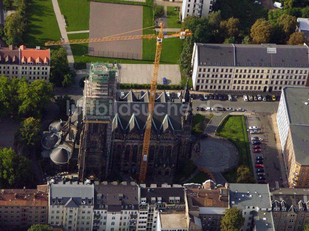 Leipzig von oben - Die Sanierung der weißen Kirche