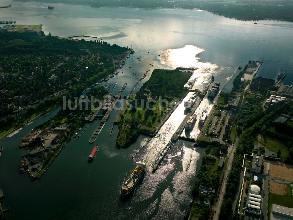 Kiel aus der Vogelperspektive: Die Schleusenanlagen des Nord-Ostsee-Kanals in Kiel im Bundesland Schleswig-Holstein