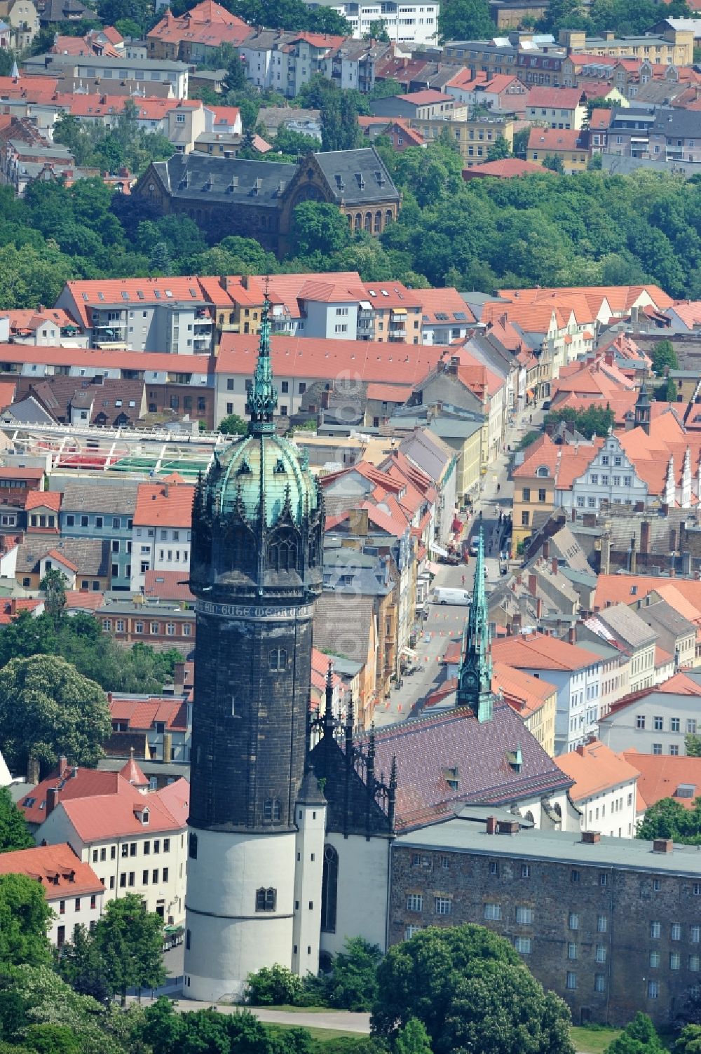 Luftaufnahme Wittenberg - Die Schlosskirche in Wittenberg in Sachsen-Anhalt