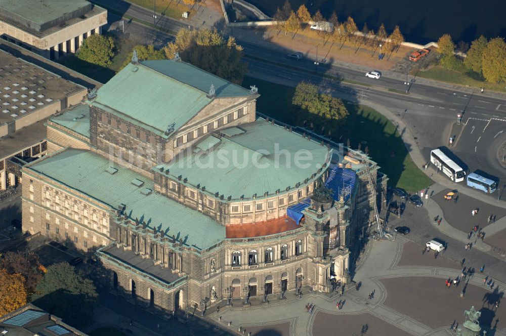 Luftaufnahme Dresden - Die Semperoper in Dresden