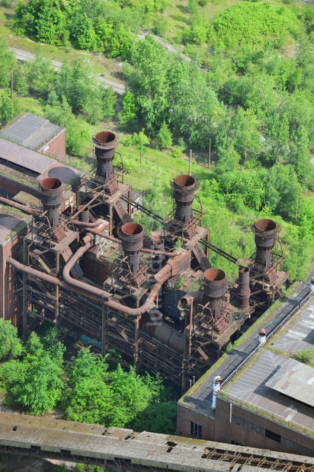 Luftaufnahme Duisburg - Die Sinteranlage im Stadtteil Beeck des Stadtbezirks Meiderich/Beeck in Duisburg im Ruhrgebiet im Bundesland Nordrhein-Westfalen