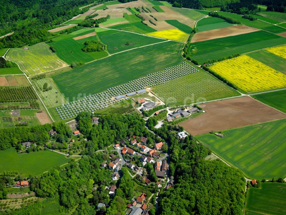 Forchheim von oben - Die Solaranlage im oberfränkischen Forchheim im Bundesland Bayern