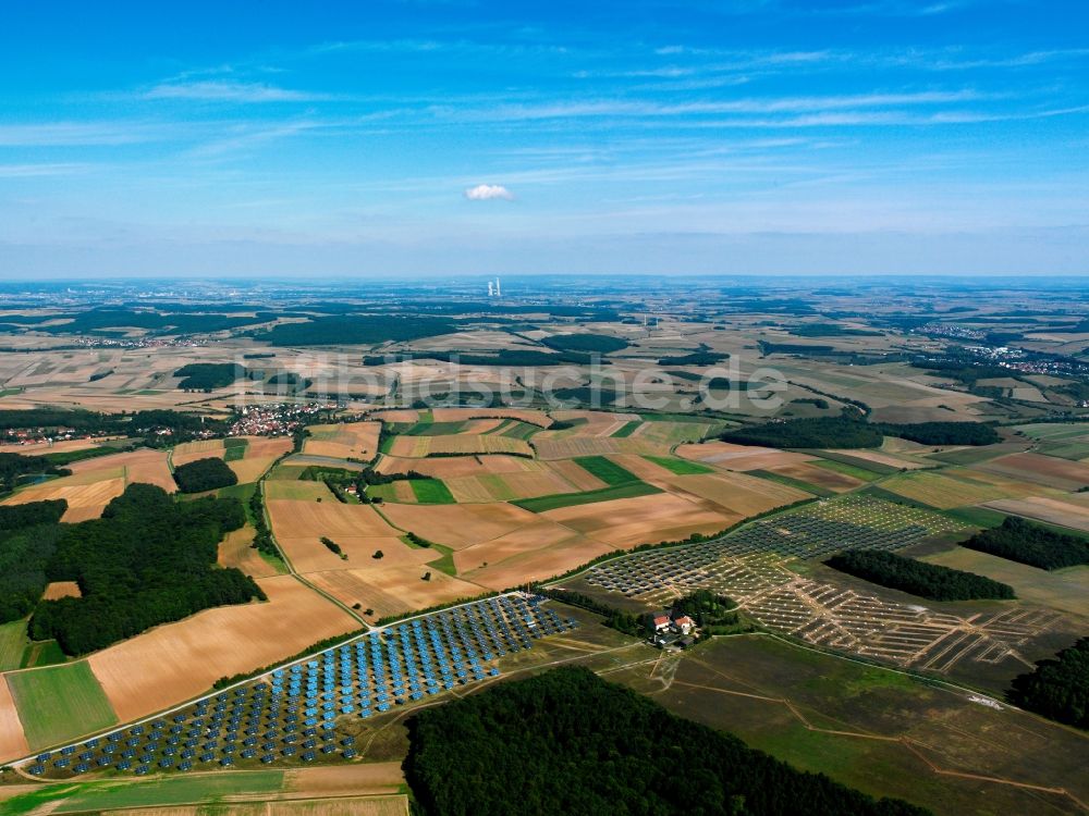 Luftaufnahme Arnstein - Die Solaranlage im unterfränkischen Arnstein im Landkreis Main-Spessart im Bundesland Bayern