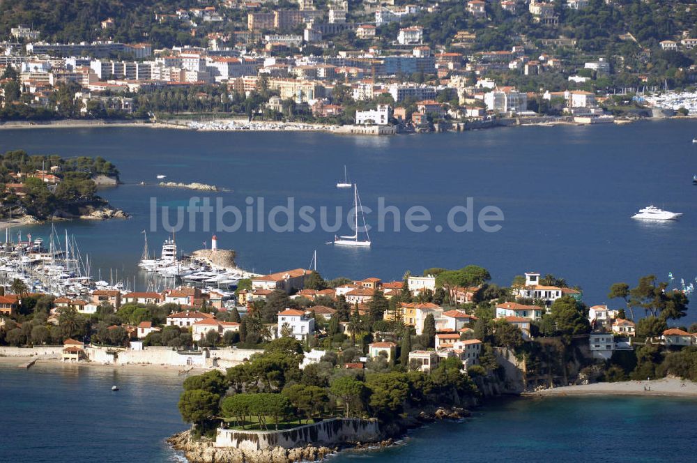 Luftbild Saint-Jean-Cap-Ferrat - Die Spitze Saint Hospice der Halbinsel Saint-Jean-Cap-Ferrat und die Hafeneinfahrt