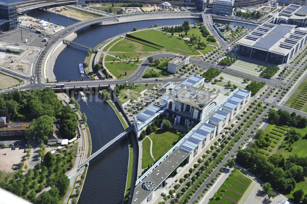 Berlin von oben - Die Spree und das Bundeskanzleramt in Berlin