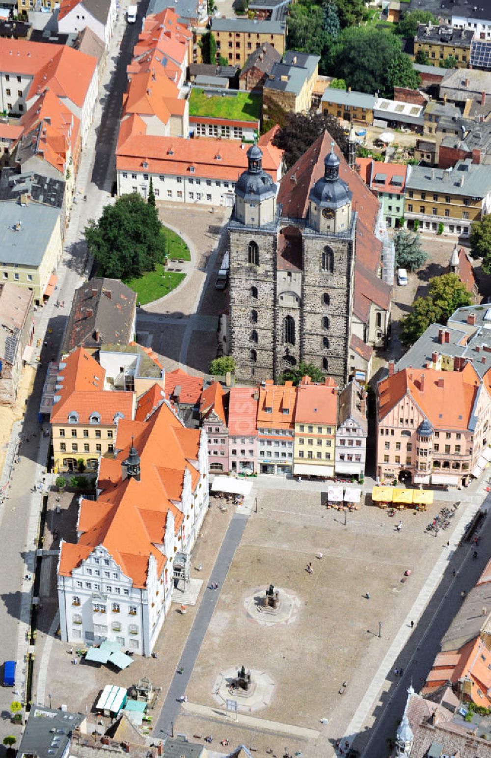 Luftbild Wittenberg - Die Stadt- und Pfarrkirche St. Marien am Marktplatz von Wittenberg in Sachsen-Anhalt