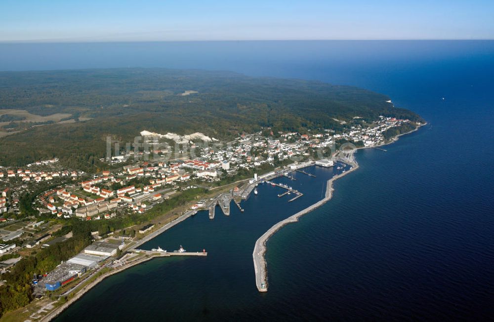 Sassnitz von oben - Die Stadt Sassnitz im Nordosten der Insel Rügen