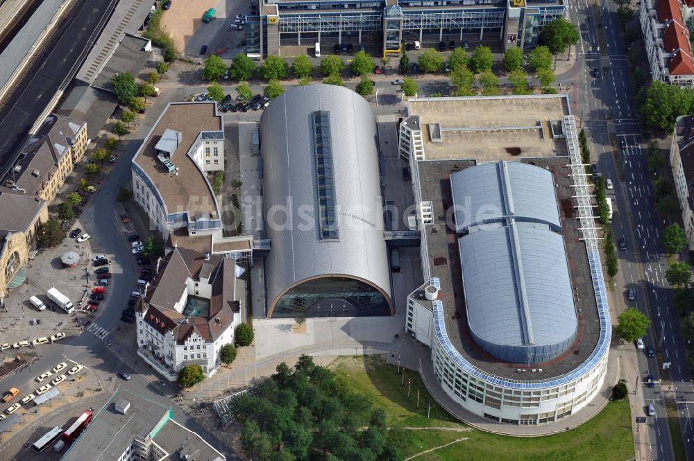 Luftaufnahme Bielefeld - Die Stadthalle von Bielefeld mit dem Erweiterungsbau und dem Parkhaus