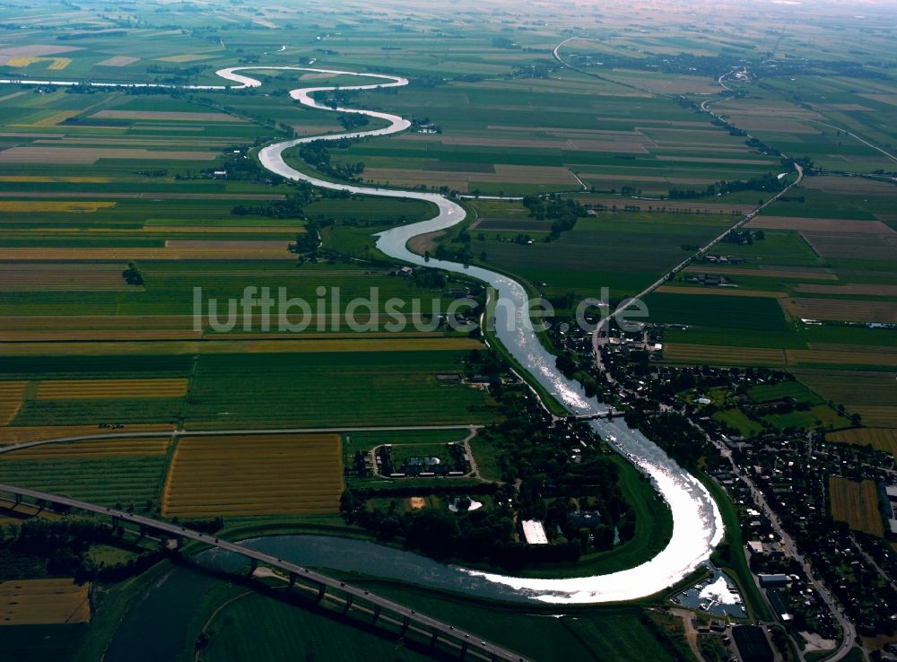 Itzehoe von oben - Die Stör in Itzehoe im Bundesland Schleswig-Holstein