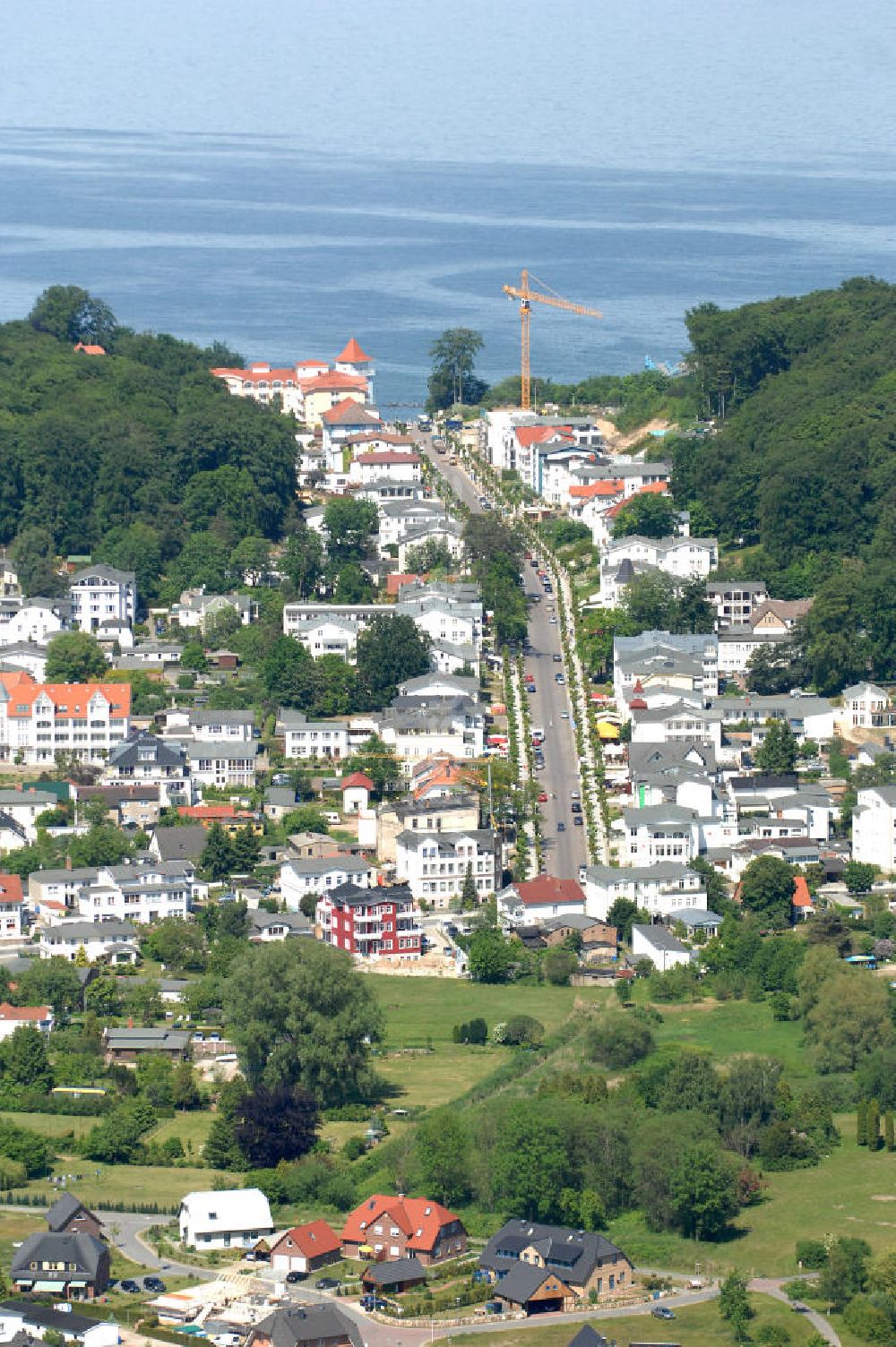 Baabe von oben - Die Strandstraße in Baabe