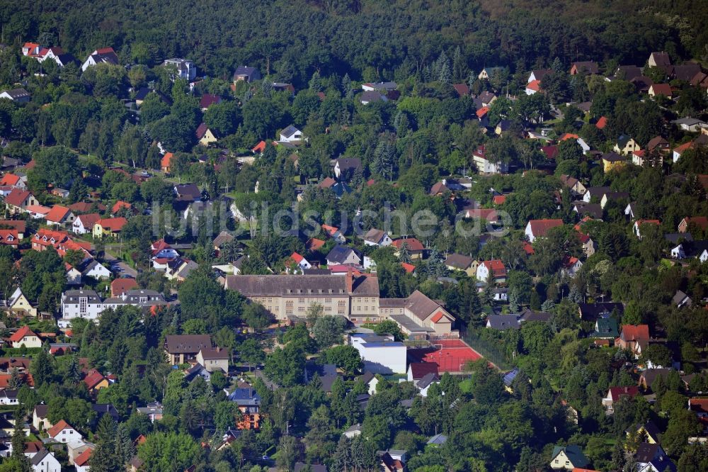 Luftbild Berlin - Die Ulmen Grundschule in Kaulsdorf im Bezirk Marzahn-Hellersdorf in Berlin