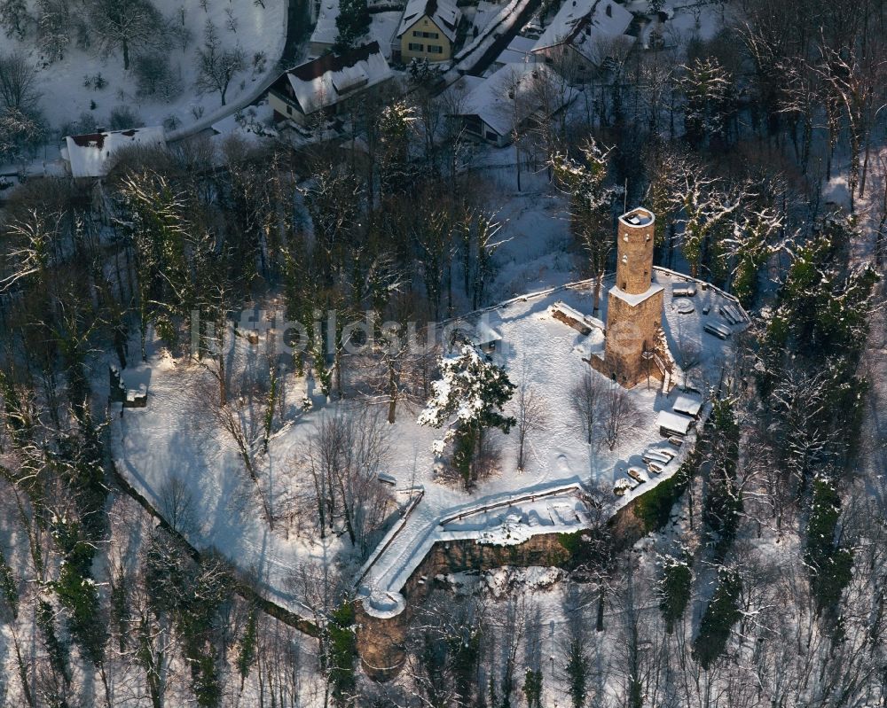 Löwenstein von oben - Die verschneite Burg Löwenstein in Löwenstein im Bundesland Baden-Württemberg