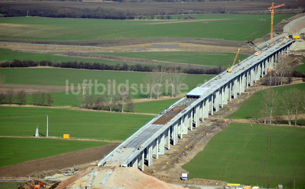 Luftaufnahme Buttstädt - Die Vorschub- Bauarbeiten an der Gänsebachtalbrücke bei Buttstädt in Thüringen