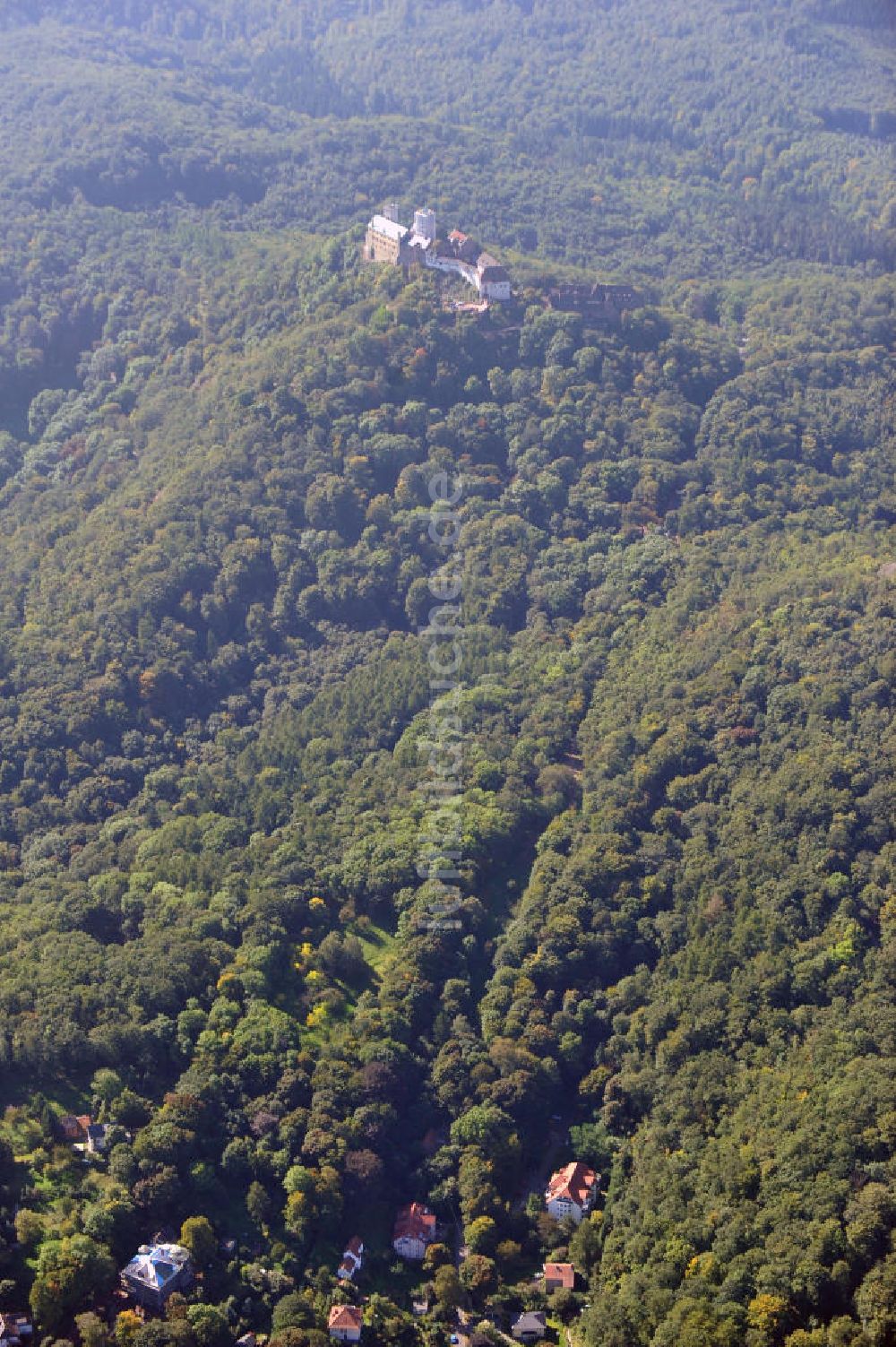 Luftaufnahme Eisenach - Die Wartburg in Eisenach und ihre Umgebung