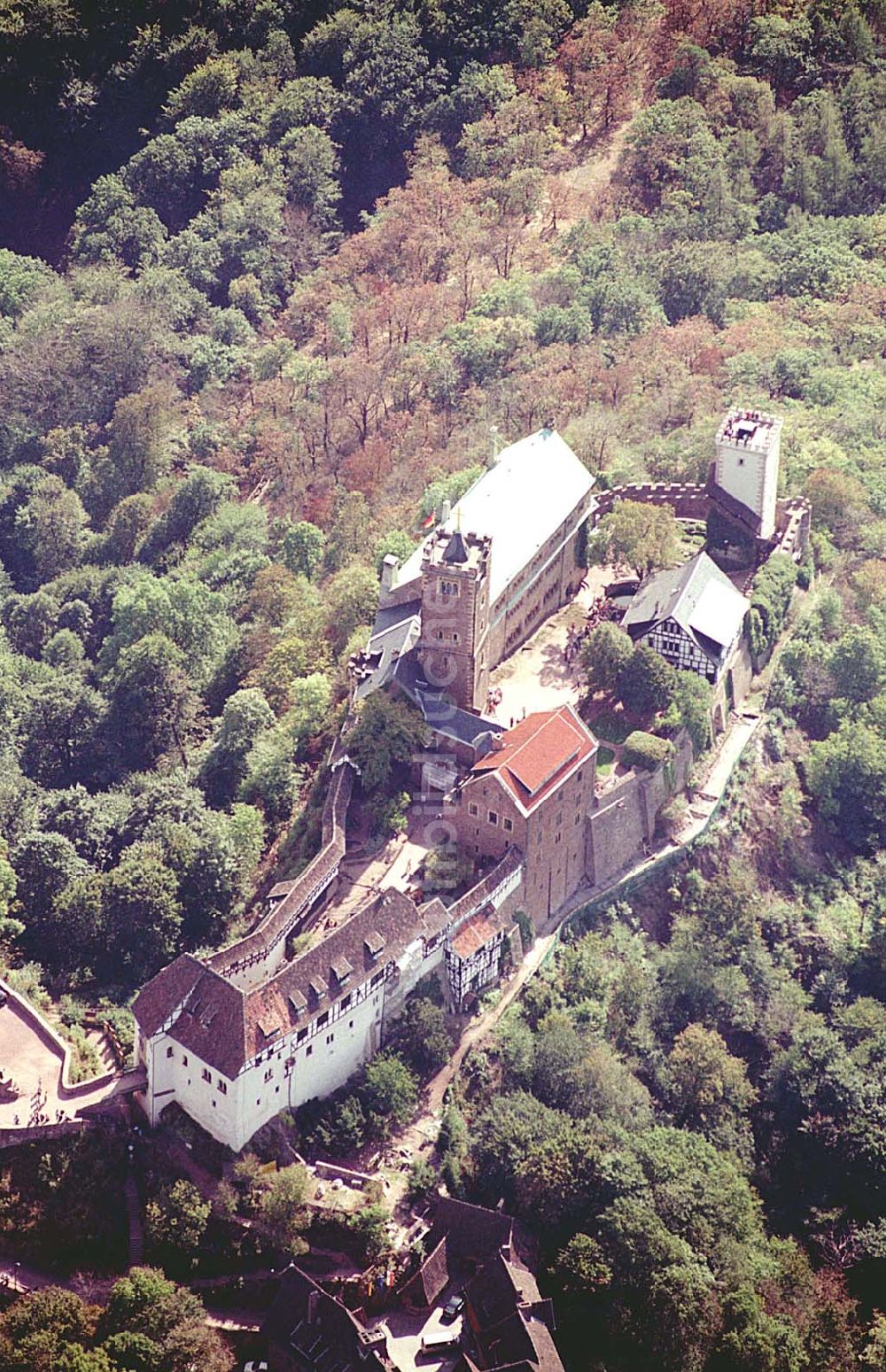 Eisenach/ Thüringen von oben - Die Wartburg Wartburg-Stiftung, Auf der Wartburg 99817 Eisenach Telefon: 0 36 91/25 00 Fax: 0 36 91/20 33 42 Email: info@wartburg-eisenach