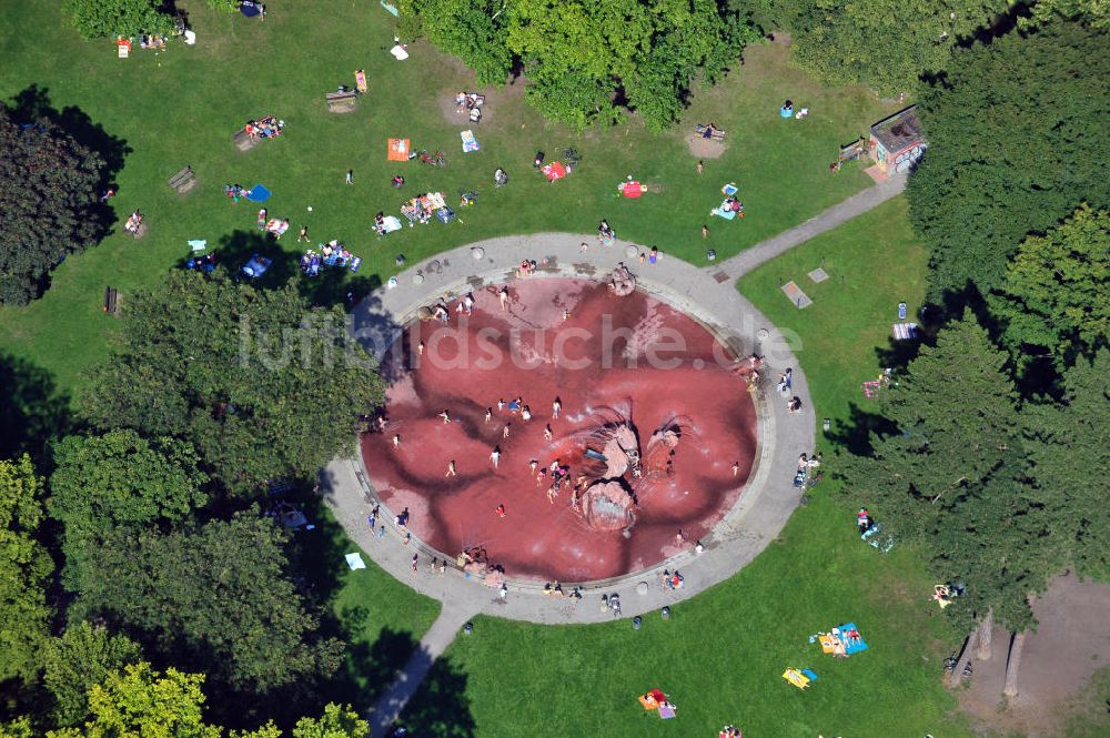 Luftbild Frankfurt am Main - Die Wasserspielanlage im Güntersburgpark von Frankfurt am Main