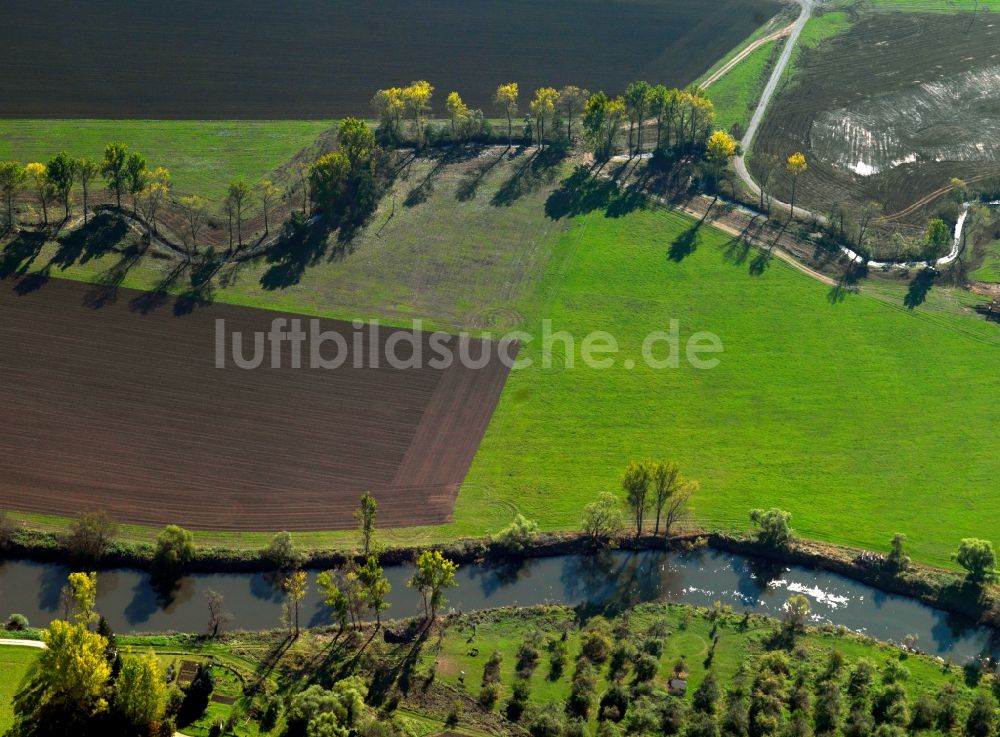 Luftaufnahme Creuzburg - Die Werra am südlichen Stadtrand von Creuzburg im Bundesland Thüringen