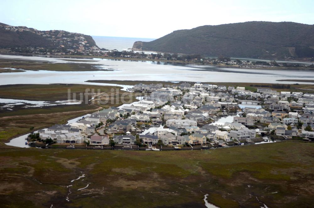 Luftbild KNYSNA - Die Wohnsiedlung Thesen Islands bei Knysna in Südafrika