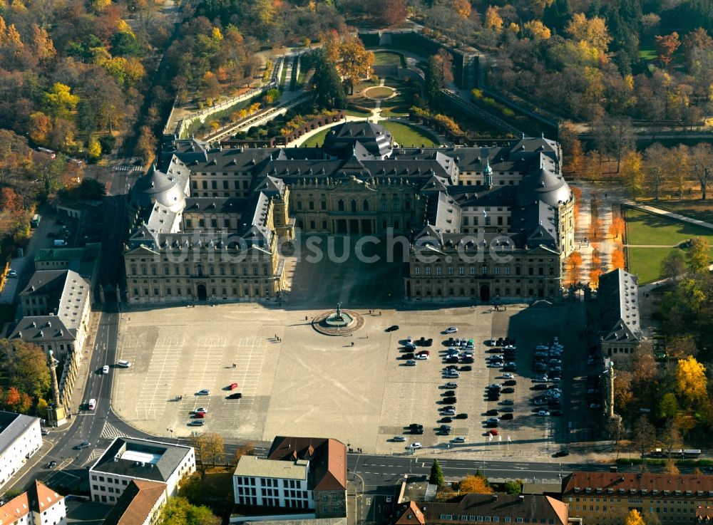 Würzburg von oben - Die Würzburger Residenz in der Innenstadt von Würzburg im Bundesland Bayern